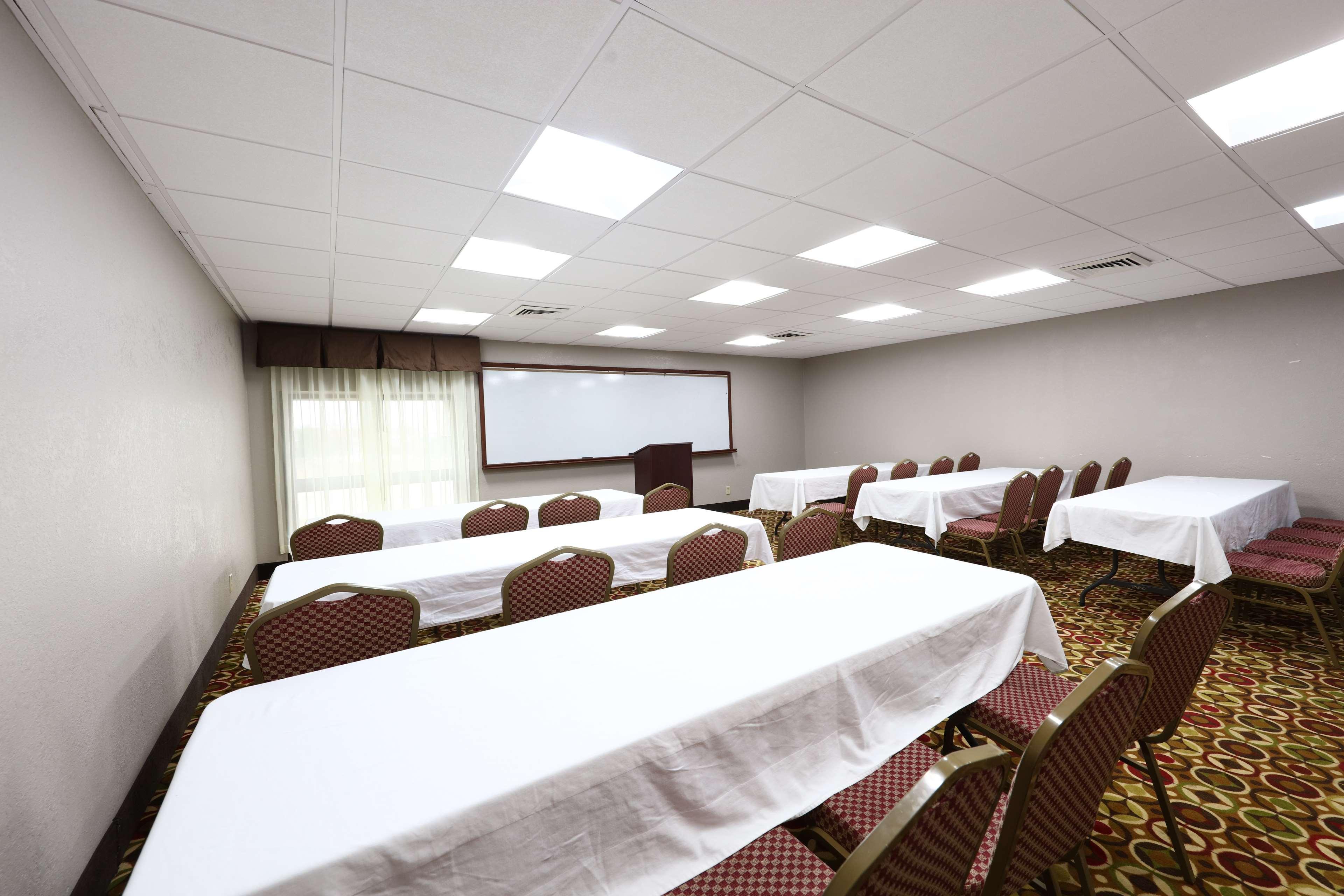 Americinn By Wyndham Grand Rapids Airport North Cascade Extérieur photo